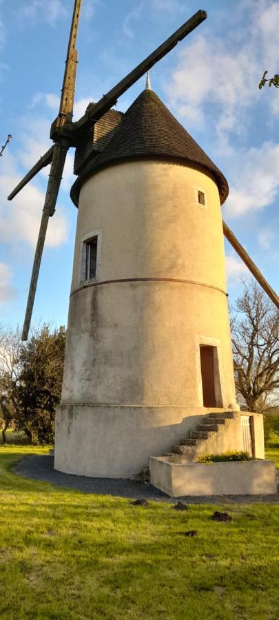 Moulin à vent le champ du trail Vila Saint-Cyr-des-Gats Exterior foto