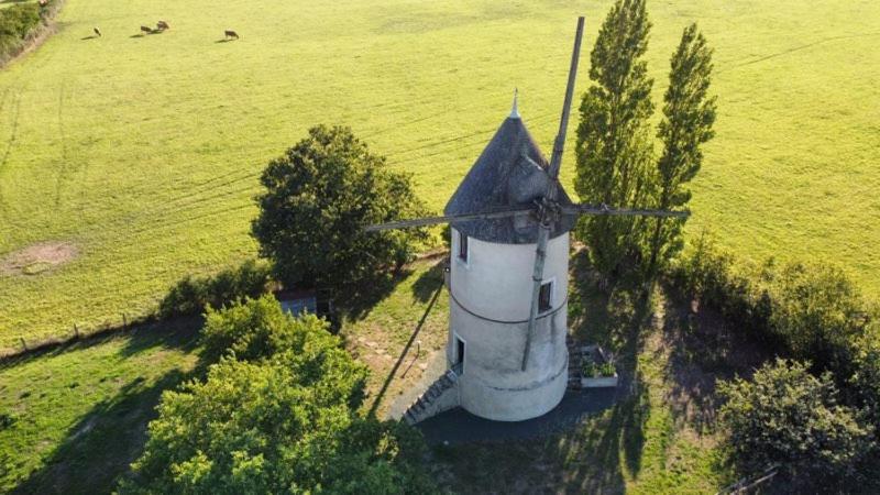 Moulin à vent le champ du trail Vila Saint-Cyr-des-Gats Exterior foto